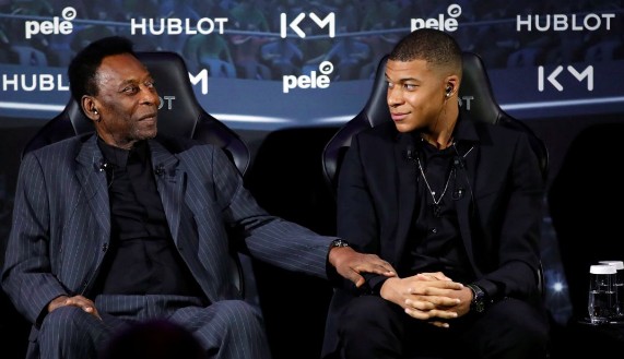Hospitalizan a Pelé