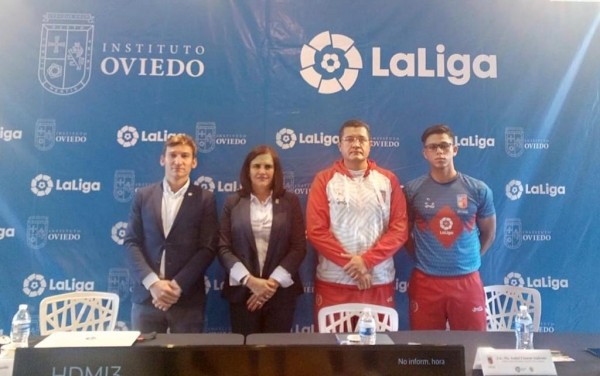 Presentan Clínica de Futbol