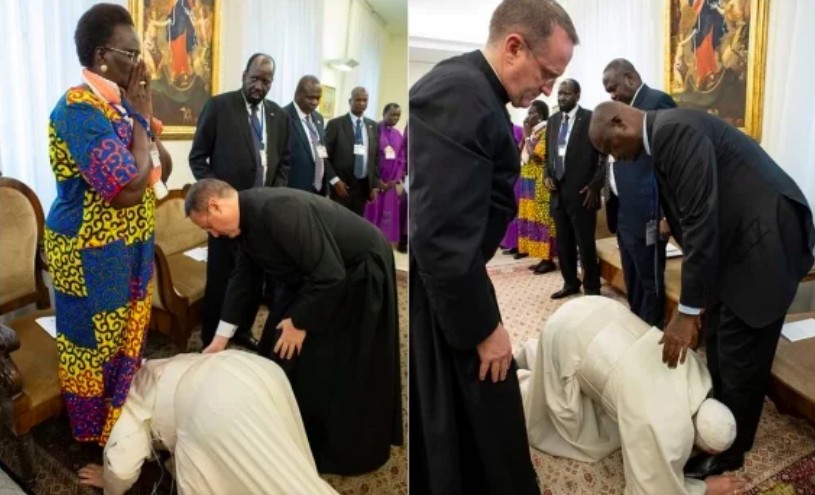 Papa Francisco besa zapatos de rivales de Sudán para implorar paz