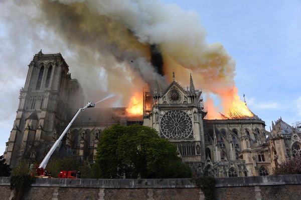 No es seguro salvar a la catedral de Notre Dame