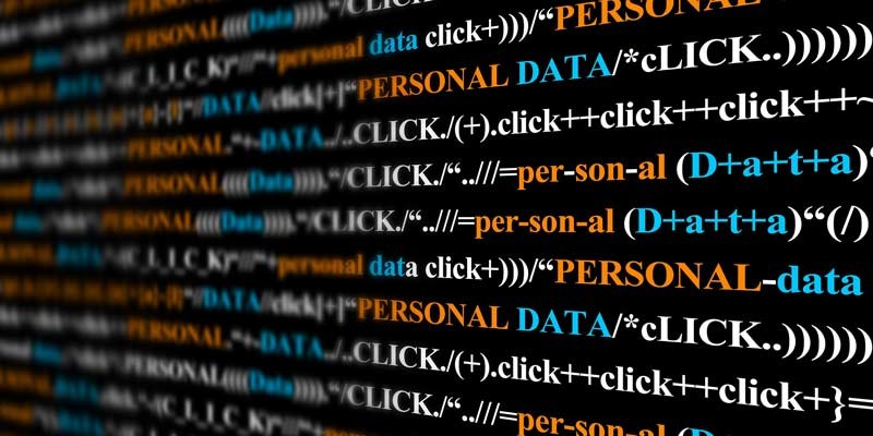 Por menos de mil pesos venden datos personales en mercado negro, alerta experto