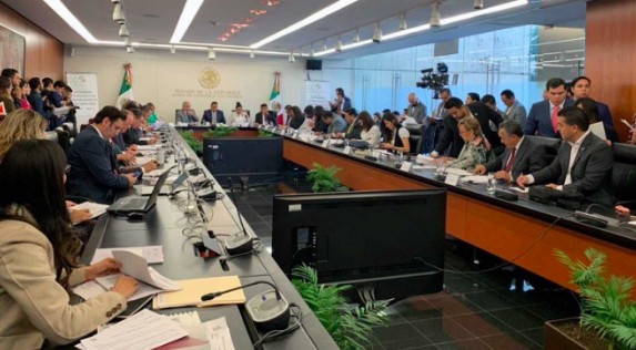 Avanza en el Senado reforma educativa