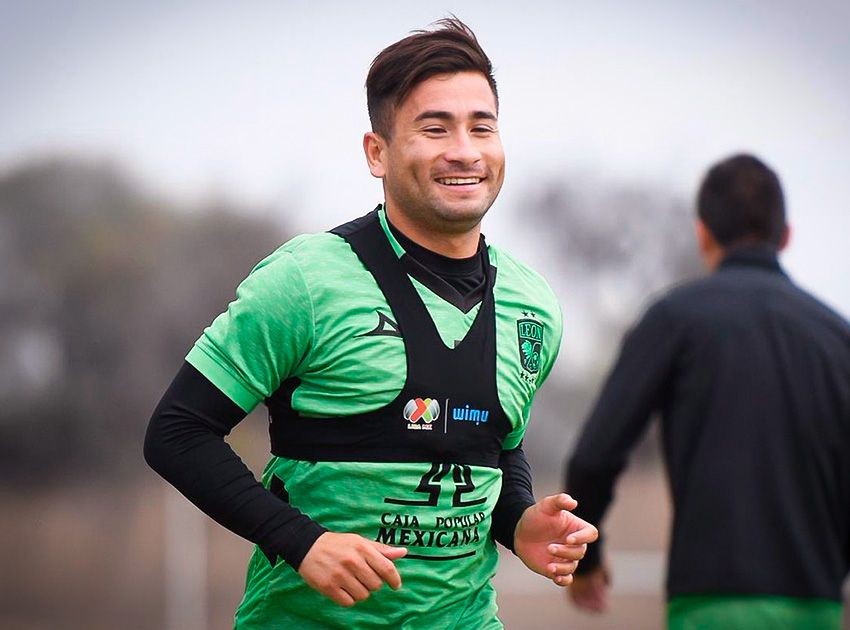 León ejerce opción de compra de Jean Meneses
