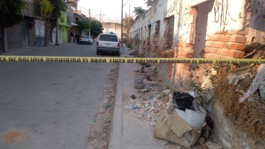 Encuentran cadáver encobijado en San Nicolás