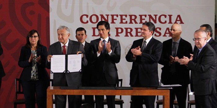 Contratan fondo revolvente para Pemex por ocho mil millones de dólares