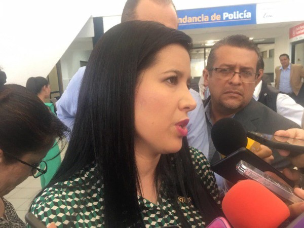 Invita Huett a funcionarios a que denuncien amenazas
