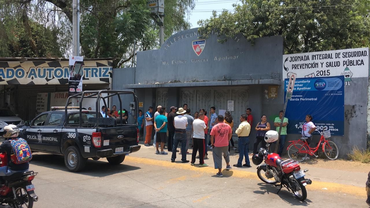 Apuñalan a alumno dentro de Telesecundaria 11