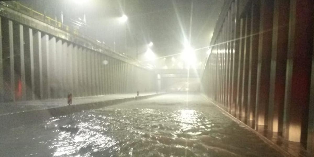 Lluvia provoca encharcamientos y cierre de vialidades