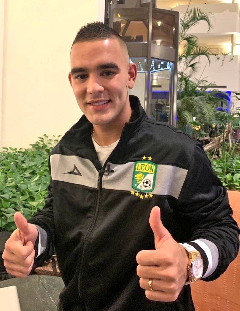 León presenta con reggaetón a Jown Cardona