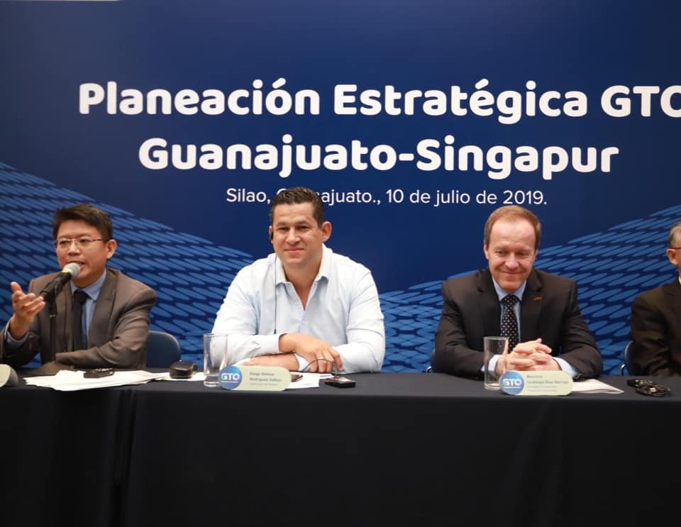 Busca Diego Sinhue hacer historia con grandes corporativos