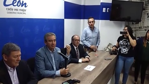 Acuerdo tarifario no es un cheque en blanco: López Santillana