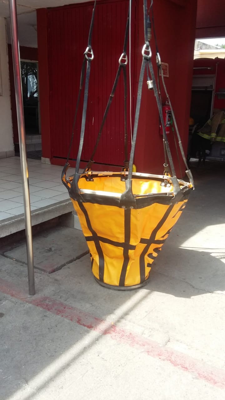 'Bambi bucket', listo para operar con el 'Halcón'