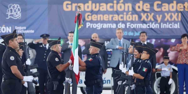 Se gradúan 101 cadetes de la Academia Metropolitana de Seguridad
