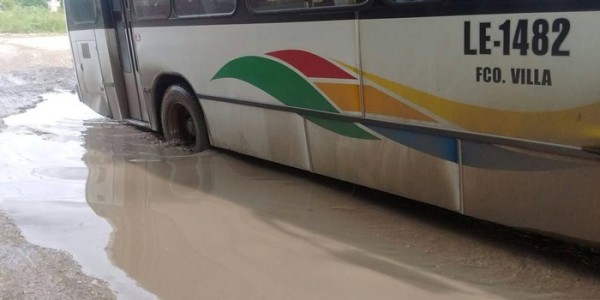 Será prioridad pavimentar calles por donde circula el transporte público
