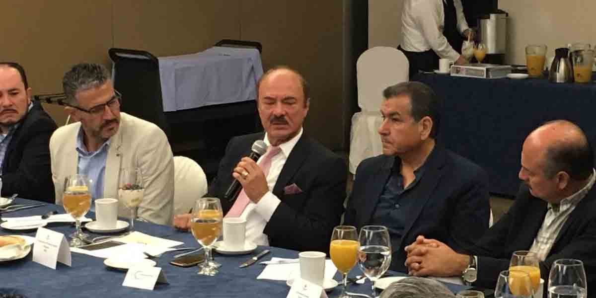 'Jinetea' burocracia sueldo de delegado del IMSS en Guanajuato