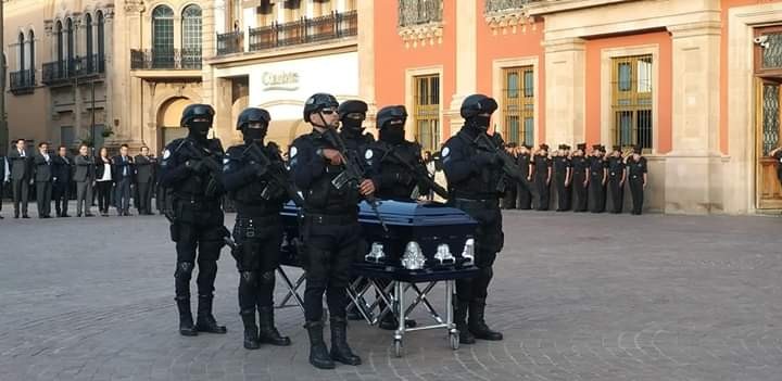 Rinden homenaje a policía caído en el cumplimiento de su deber