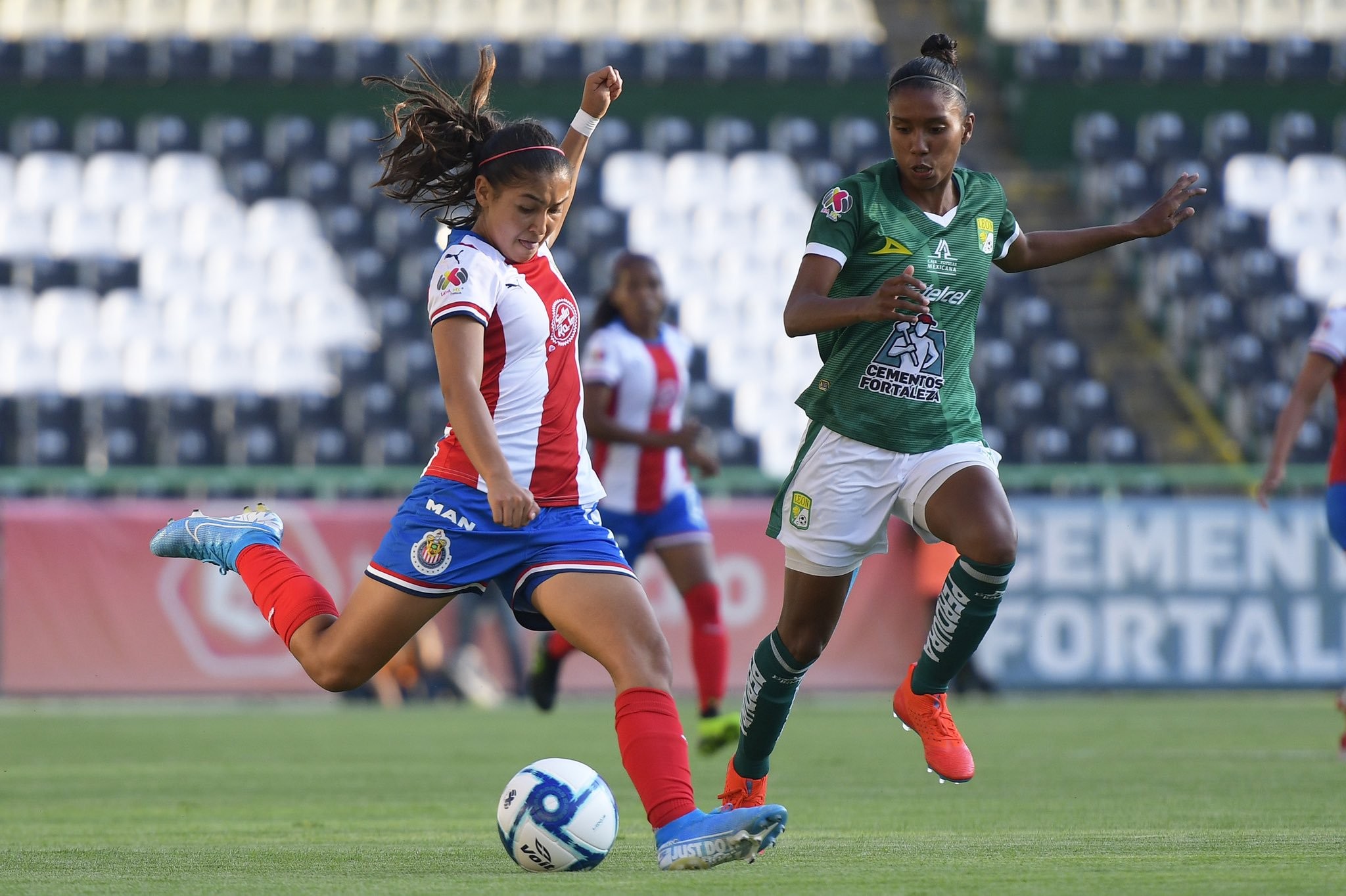 Vencen Fieras a Chivas por primera vez