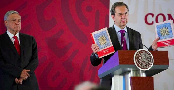 Garantiza López Obrador que los libros de texto llegarán a tiempo a escuelas