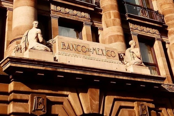 Bajan tasa de interés por primera vez en cinco años