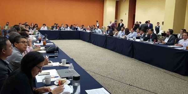 Aprueban en comisiones primer informe de López Santillana