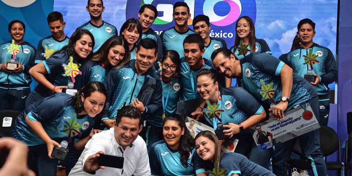 Entregan reconocimientos a deportistas panamericanos de Guanajuato
