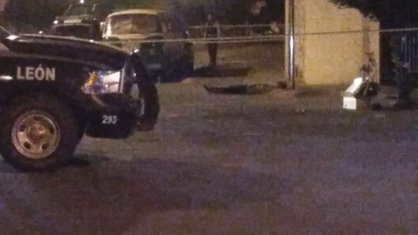 Balean a hombre en León II