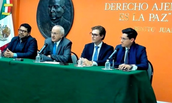 Promete México 900 millones de dólares a EU para reforma laboral