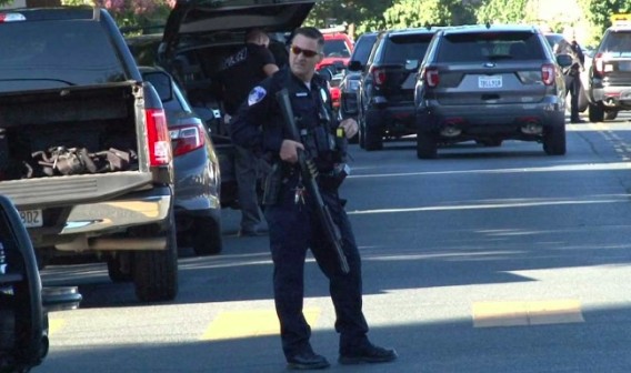 Deja tiroteo cerca de escuela en California un herido