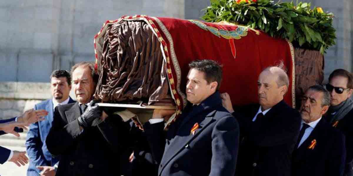 Exhuman restos del dictador español, Francisco Franco