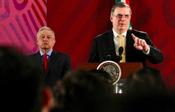 Yo di la instrucción de ofrecer el asilo de Evo: López Obrador