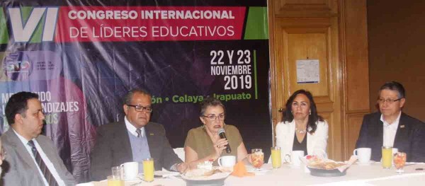 Analizar la economía antes de garantizar útiles y uniformes gratuitos: SEG