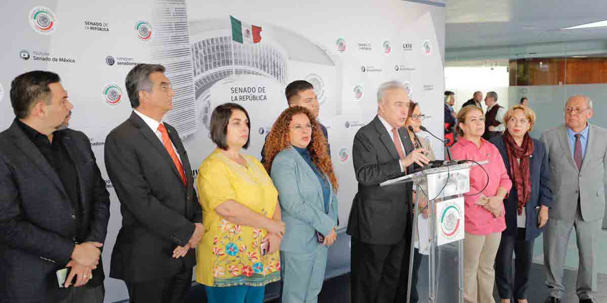 Senadores de Morena arremeten contra Diego Sinhue