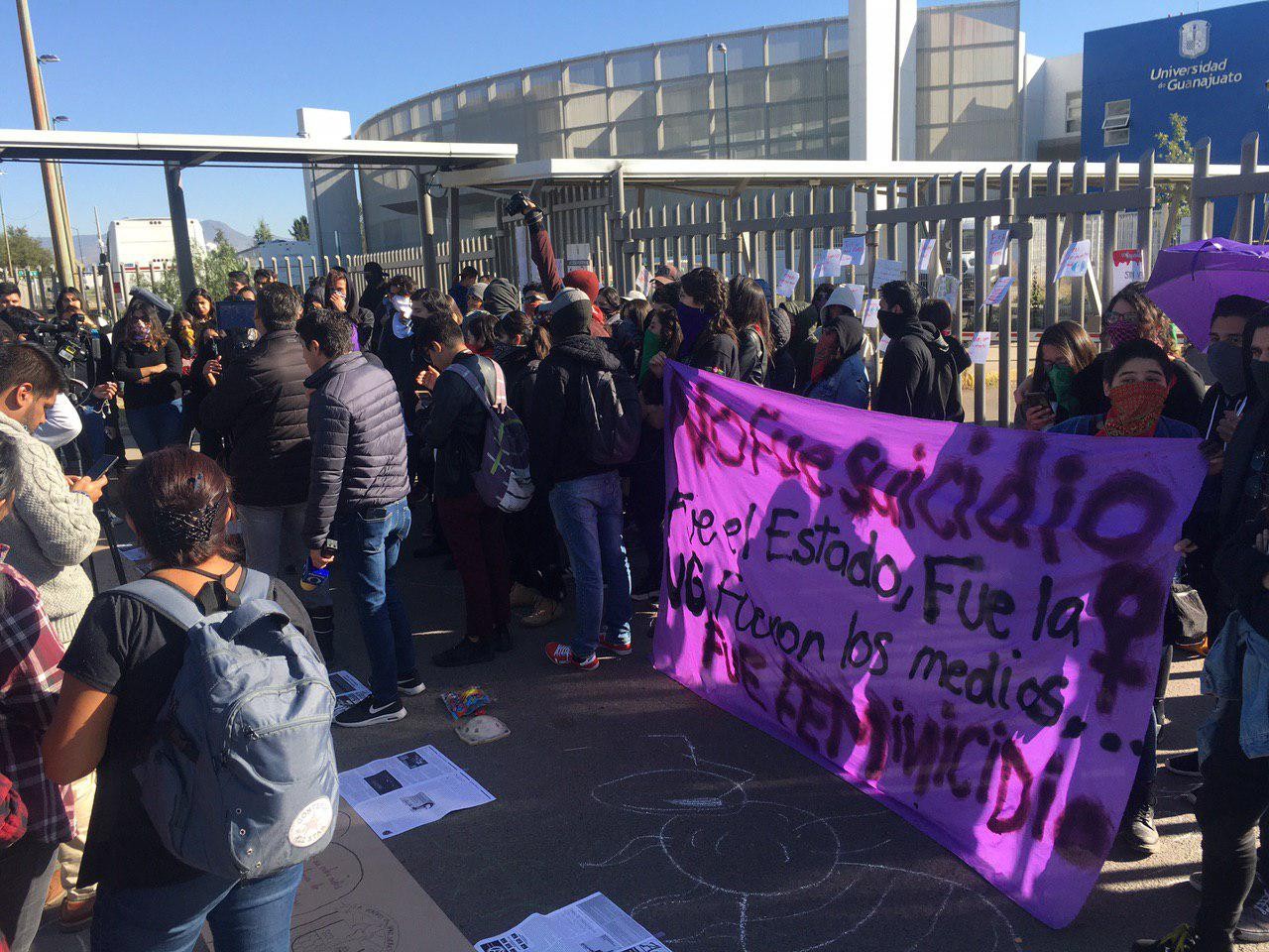 Claman estudiantes de la UG justicia