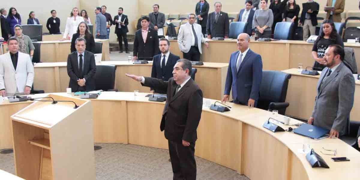 Sámano Gómez rindió protesta como comisionado del IACIP