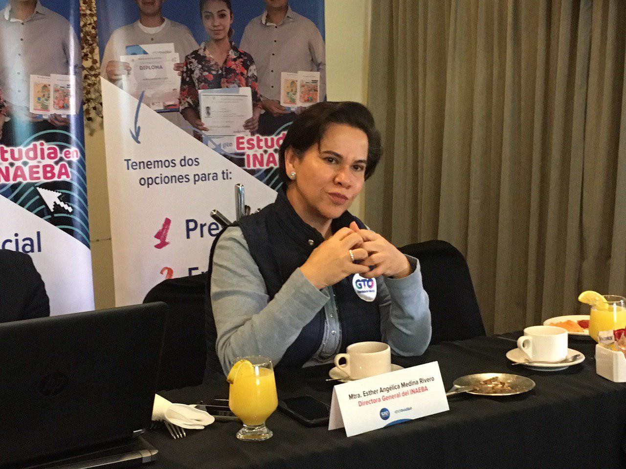 Desairan jóvenes apoyar a Inaeba por beca federal