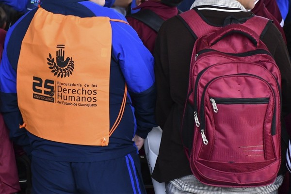 “Revisión de mochilas no debe constituir centro de política de seguridad escolar“