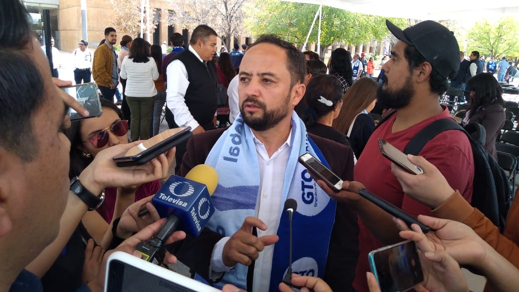 Entrega de dispositivos móviles será para alumnos destacados: Educafin