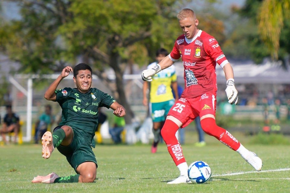 León le da nueva oportunidad a Yarbrough