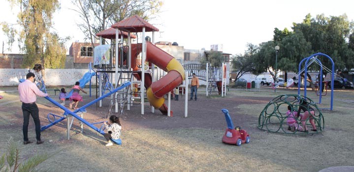 Rehabilitan parque en El Llano