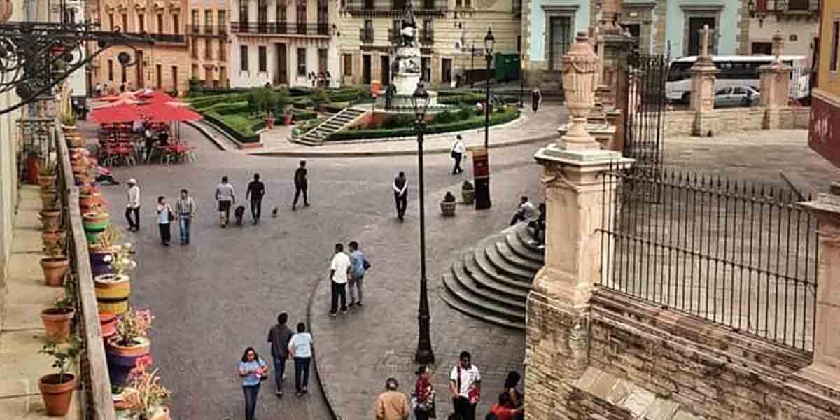 Bachearán Plaza de la Paz y Juan Valle, en Guanajuato Capital