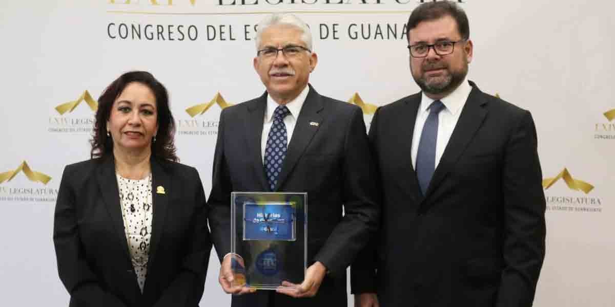 Entrega Poder Ejecutivo Segundo Informe de Gobierno al Congreso del Estado