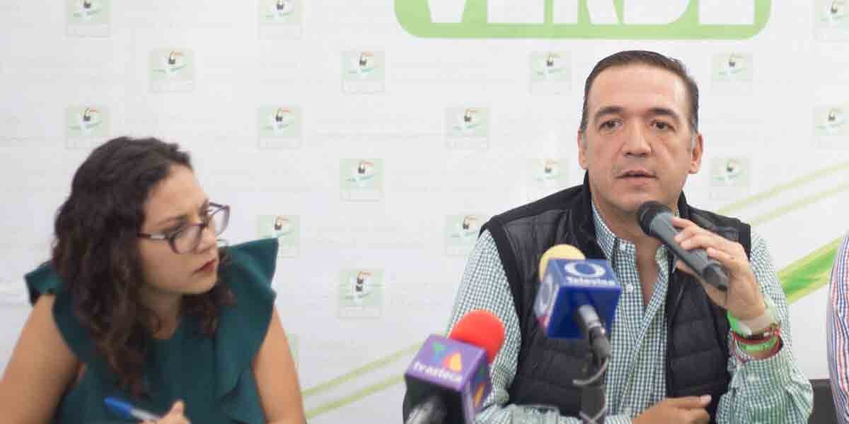 Critica líder estatal del PVEM compra de arcos sanitizadores
