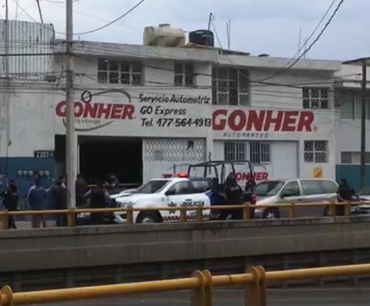 Asesinan a tres hombres en taller mecánico de Las Margaritas