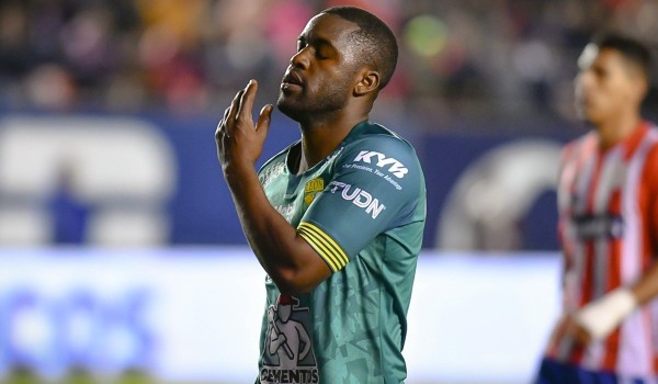 Se complica continuidad de Joel Campbell con León