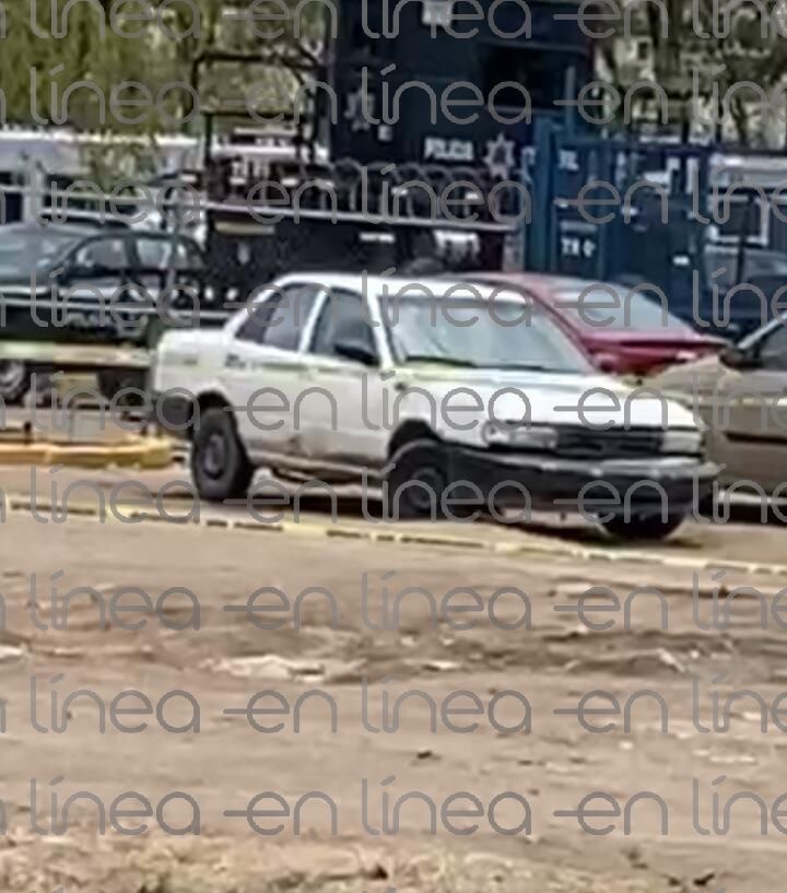 Encuentran artefacto explosivo debajo de carro en delegación de Camelinas