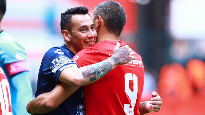 León recibe a Gigliotti y deja ir a Sambueza