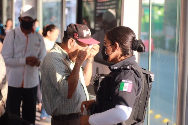 Anticonstitucionales, multas y arrestos por no usar cubrebocas: Colegio de Abogados
