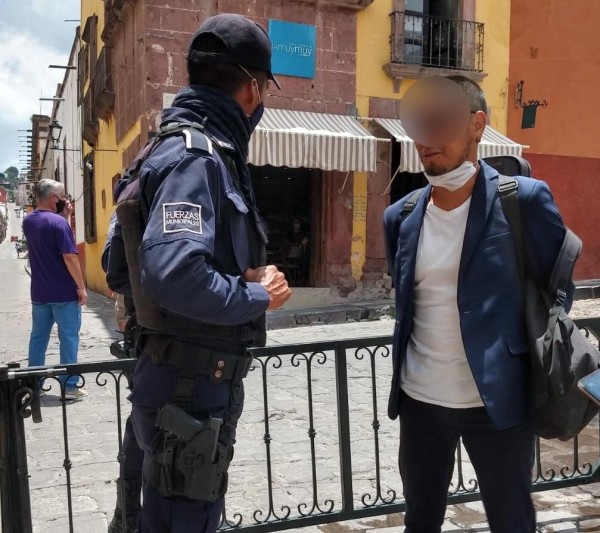 Arrestan a otro turista por negarse al uso de cubrebocas en San Miguel de Allende