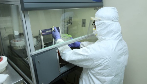 Crecen contagios de coronavirus en jóvenes