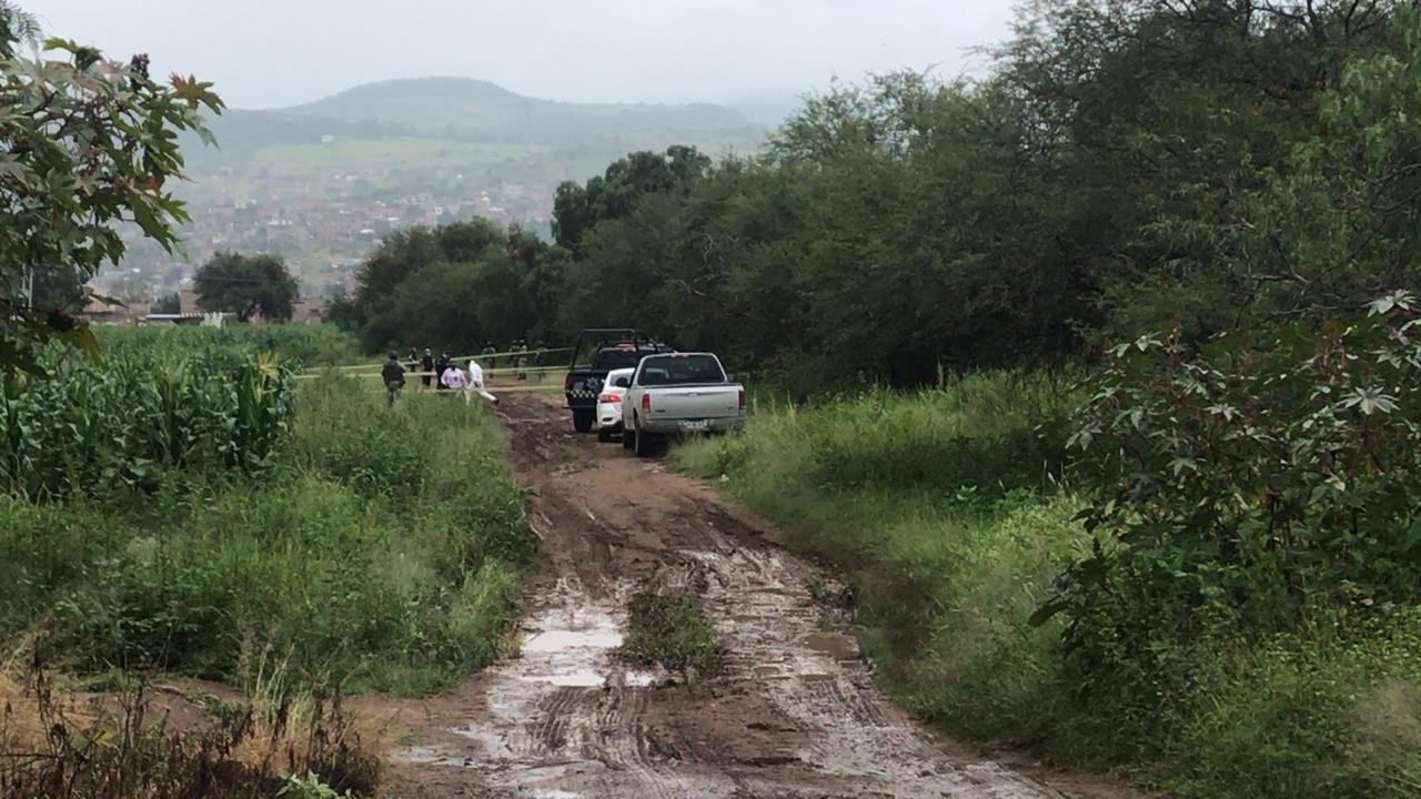 Asesinan, cercenan y queman a mujer